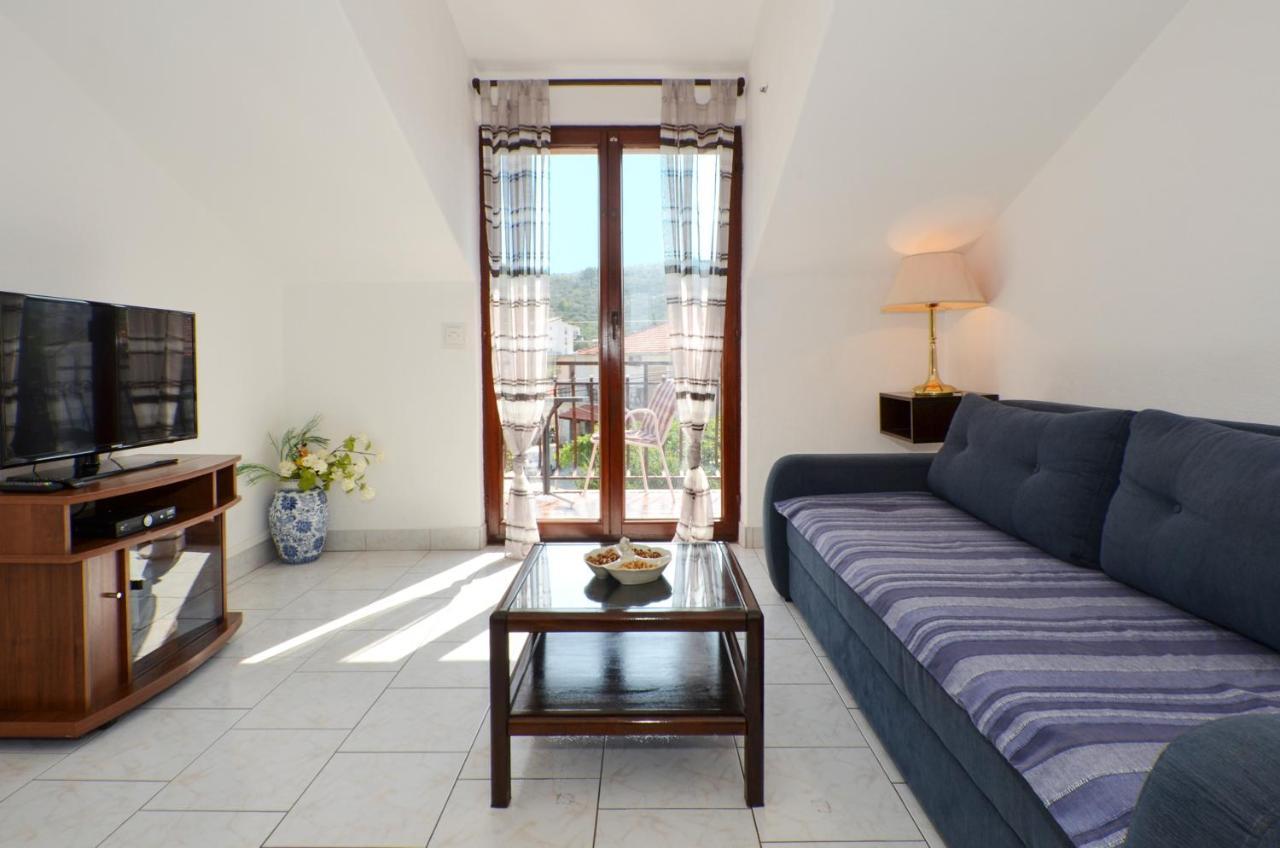 Apartments By The Sea Slatine, Ciovo - 12176 外观 照片