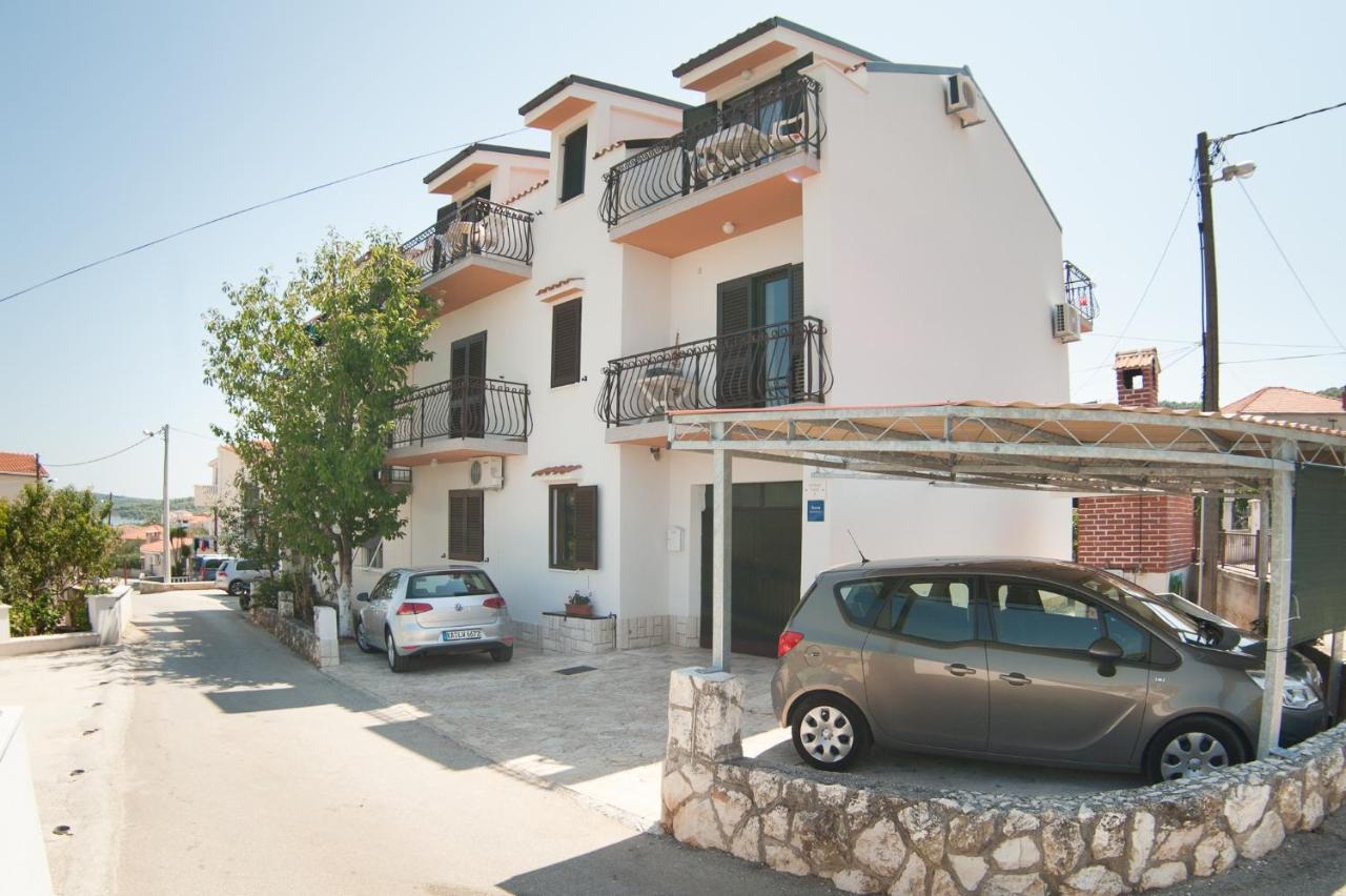 Apartments By The Sea Slatine, Ciovo - 12176 外观 照片