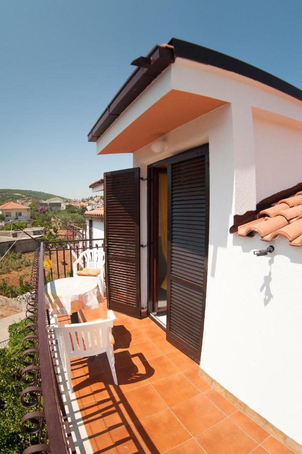 Apartments By The Sea Slatine, Ciovo - 12176 外观 照片